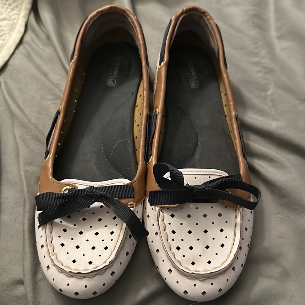 Sperry shoes never worn